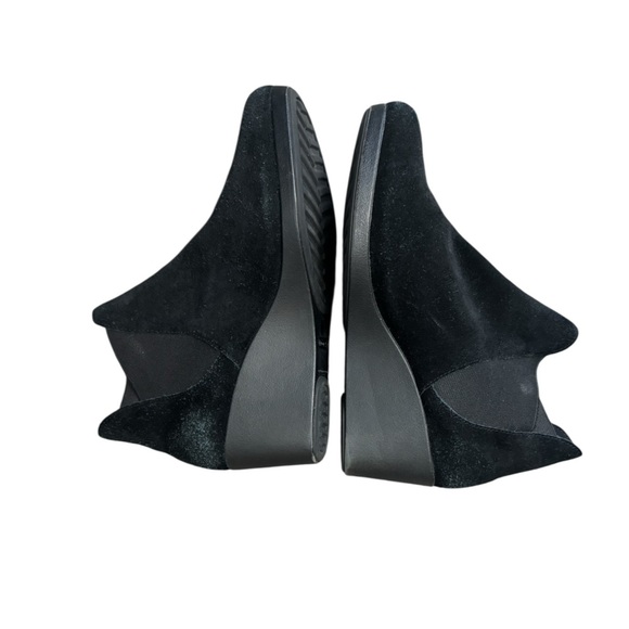 WOMEN'S CROCS LEIGH WEDGE CHELSEA BOOT Size 8.5 - Picture 3 of 5